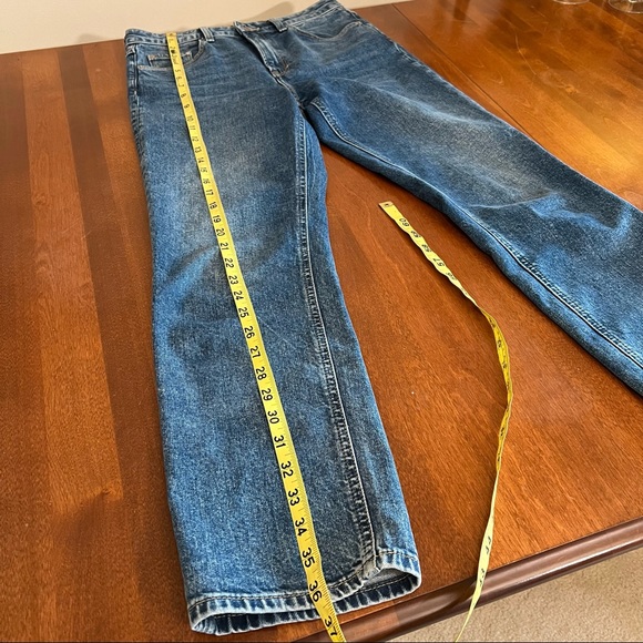 H&M | Blue high rise straight leg trending fall winter classic jean - Picture 10 of 15